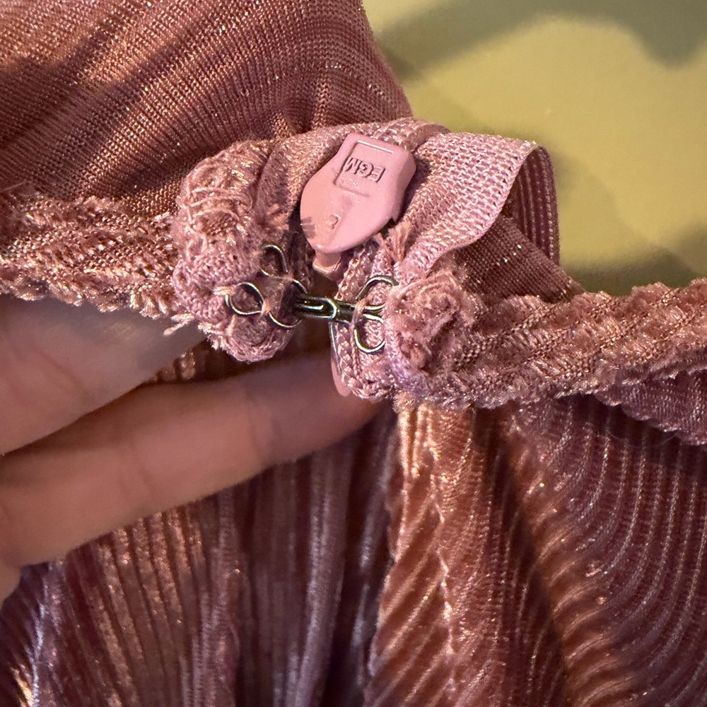 Ruffled Long Sleeve V-Neck Mini Dress in Dusty Rose - Picture 4 of 6